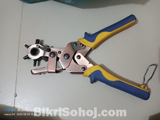 বেল্ট বা লেদার পাঞ্চ প্লায়ার